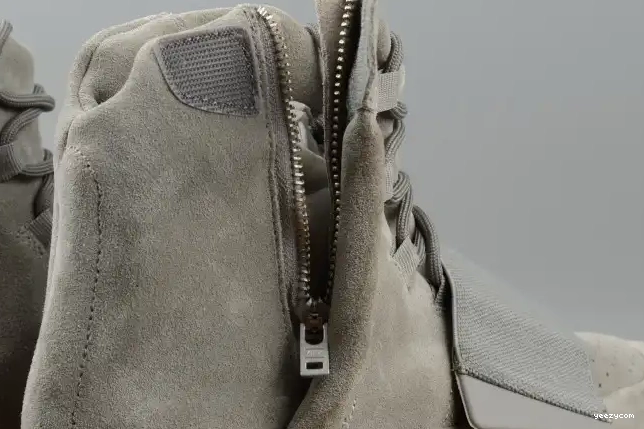 ADIDAS GREY YEEZY DARK LIGHT GLOW BOOST BB1840 GUM 750 0623